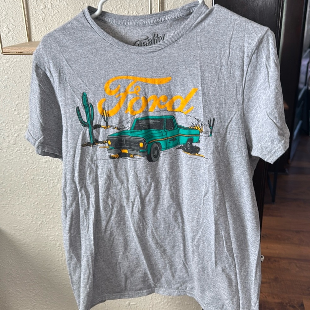 TeeLuv, M, Ford short sleeve shirt